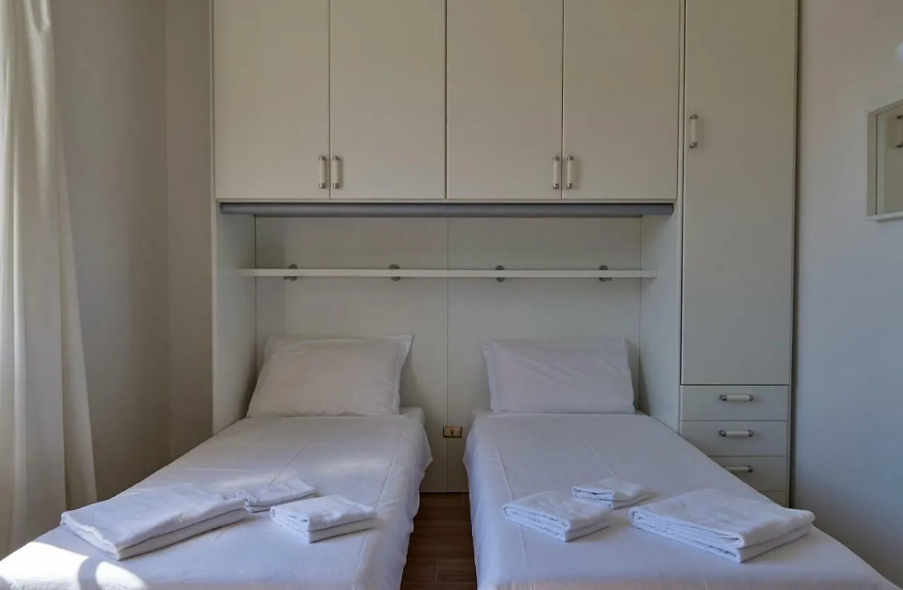 Holiday home Villetta Anna Sirmione Italy